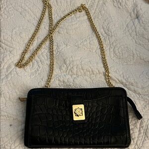 ANTONIO MELANI Black Croc-Embossed Crossbody Bag with Gold Chain